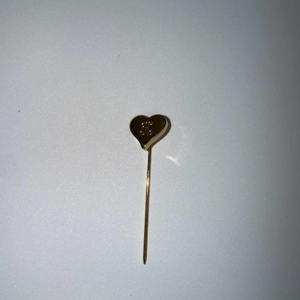 Vintage Estate Costume "K" Intial Heart Gold Tone Stick Pin Lapel Brooch Hat